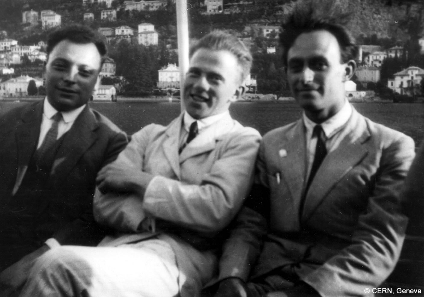 Wolfgang Pauli, Werner Heisenberg und Enrico Fermi auf einem Schiff