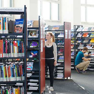 Bücherregale Bibliothek Infocenter