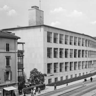 Schwarz-Weiss-Bild des Maschinenlaboratoriums der ETH Zürich