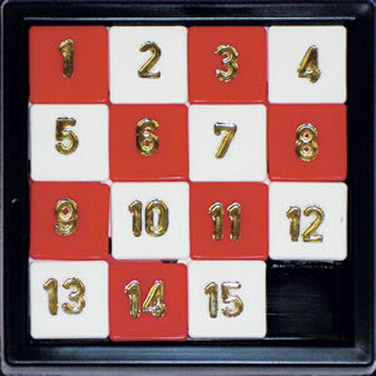 15 kleine rote und weisse Quadrate mit den Zahlen 1-15, ein Feld ist leer